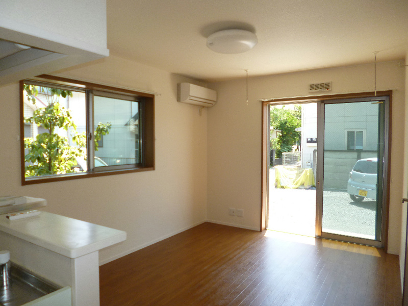 居室・リビング　南向きで日当たり良好です。