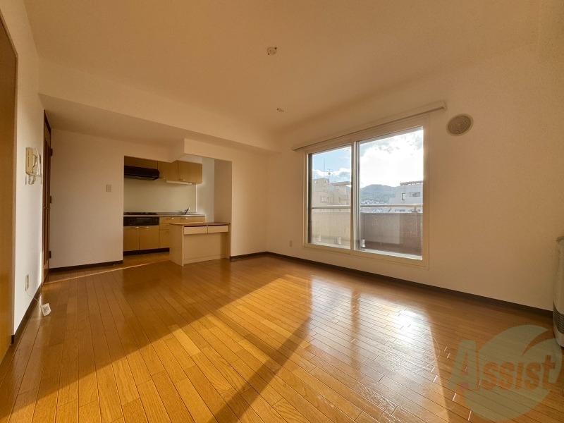 居室・リビング　広くてキレイなお部屋が広がっていて、充実した生活が送れそう。