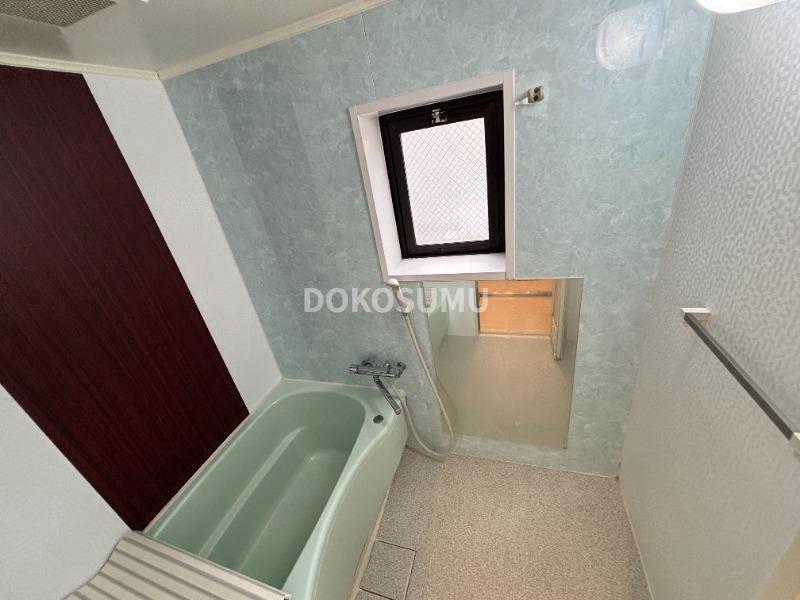 バス・シャワールーム　一日の疲れをやさしく癒やす、清潔感あふれるリラックスバス。