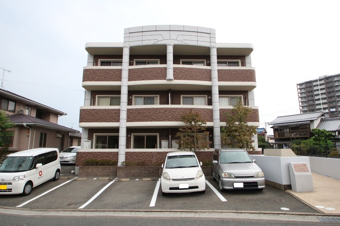 建物外観　正面からの外観です