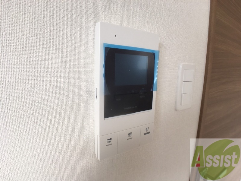 セキュリティ　ＴＶモニター付インターホンです。来客者の顔が見えるので安心！