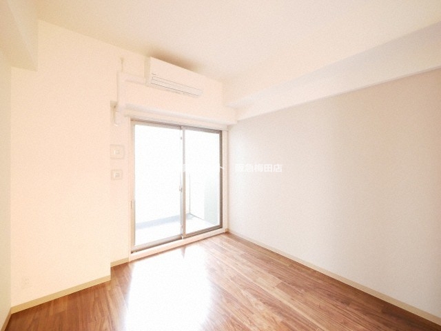 居室・リビング　同仕様写真となります。