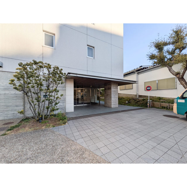 エントランス　建物の内部です