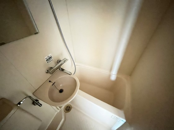 バス・シャワールーム　※別部屋の写真です