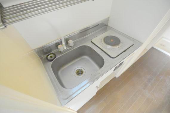 キッチン　スッキリとしたシンプルキッチン。