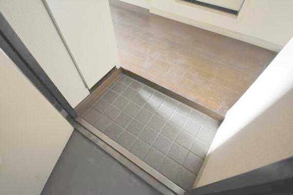 玄関　落ち着いたおしゃれな玄関です。