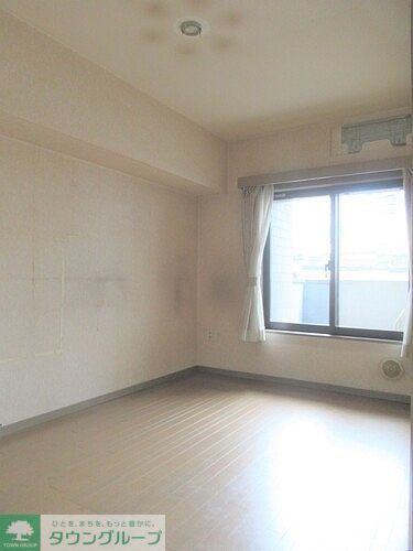 その他　洋室（約５．６畳）