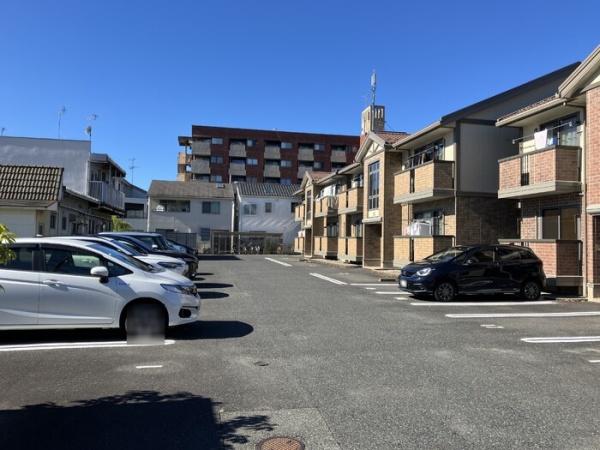 駐車場　リビング