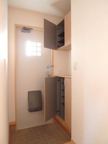 玄関　上下に分かれているシューズＢＯＸ!!