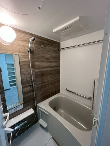 バス・シャワールーム　お風呂で日々の疲れを落としましょう