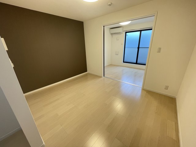 居室・リビング　同管理会社の別物件参考写真です