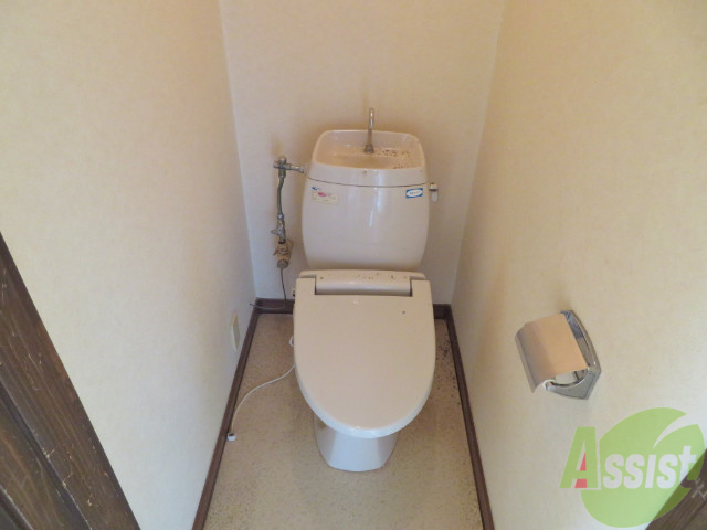 トイレ　こちらはトイレです。清潔感があり、安心して使用できます。