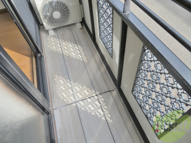 バルコニー　バルコニーは天気の良い日には洗濯物もよく乾きそうです。