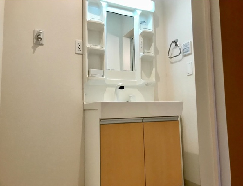 洗面設備　使いやすい独立洗面台です