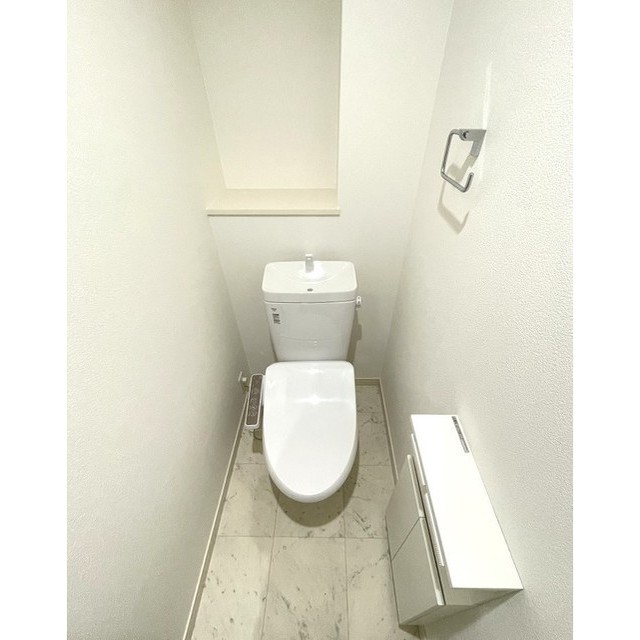 トイレ　※別部屋写真、現況優先