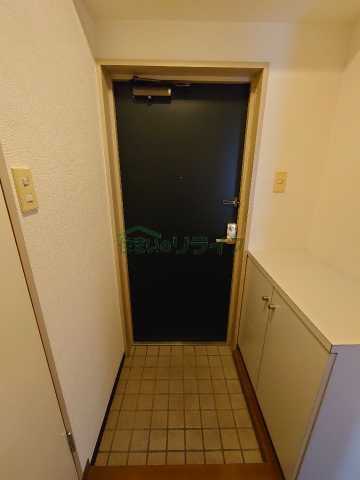 玄関　ラ・カーサモモイ