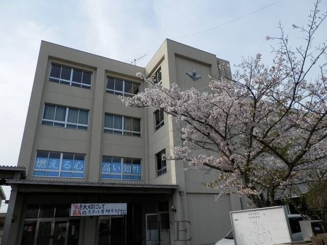 中学校　札幌市立厚別中学校（中学校）まで511m