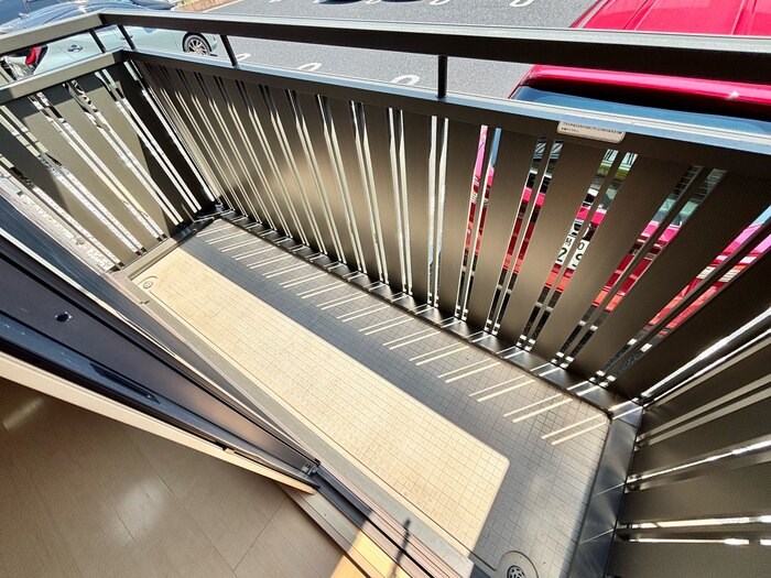 バルコニー　南向きのバルコニー！晴れた日には洗濯物を外に干せます☆