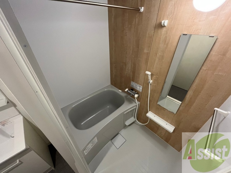 バス・シャワールーム　お風呂になります。一日の疲れを癒してくださいね。