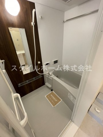 バス・シャワールーム　別部屋写真です。