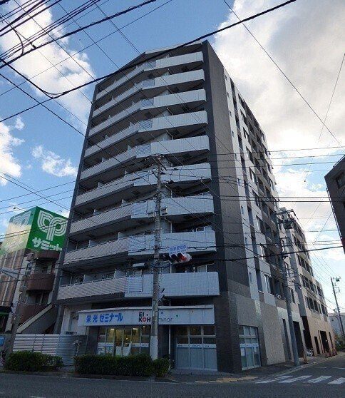 建物外観　オートロック完備