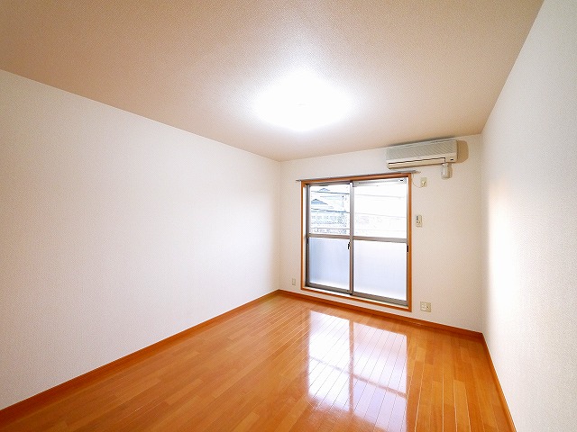 その他部屋・スペース　使い勝手のいい寝室です