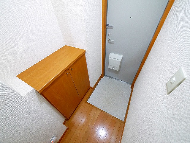 玄関　収納もある玄関です