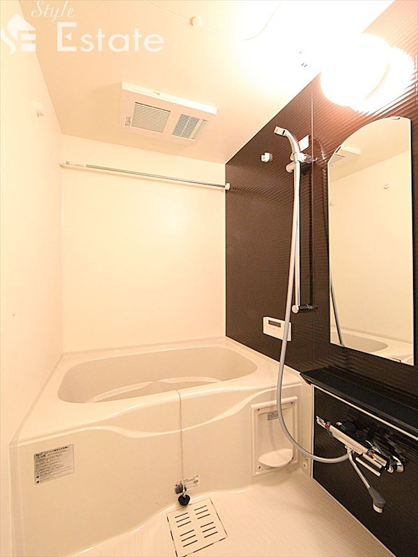 バス・シャワールーム　バスルーム