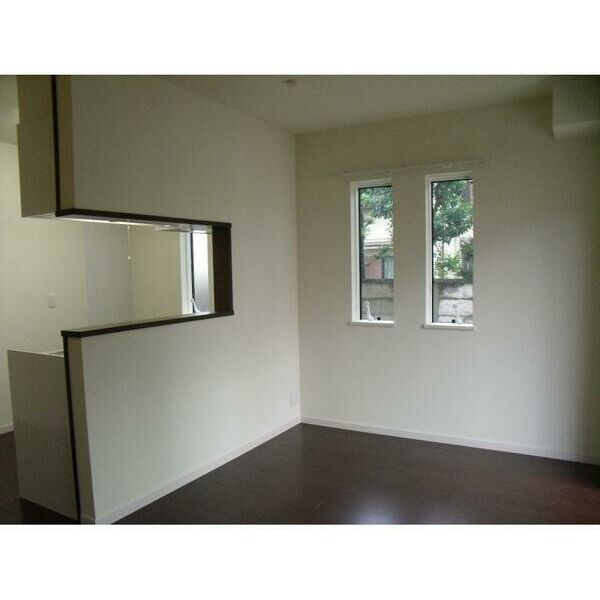 居室・リビング　☆明るい居間☆