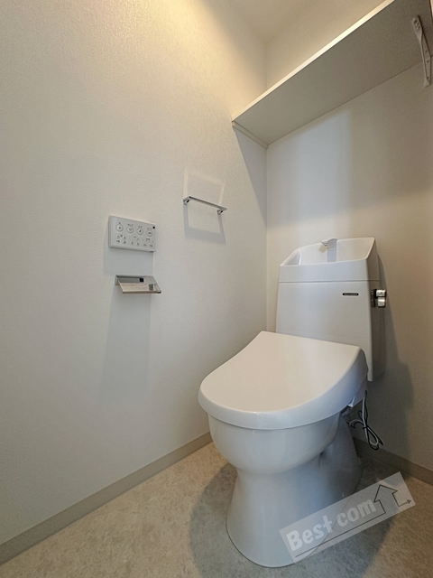 トイレ　温水洗浄便座付き♪