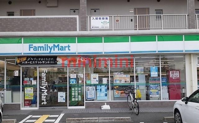 コンビニ　ファミリーマート（コンビニ）まで350m