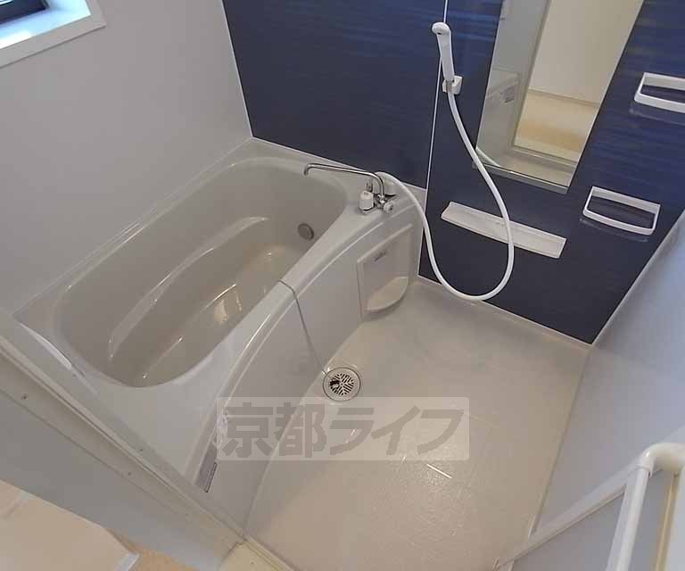 バス・シャワールーム　きれいな浴室です。