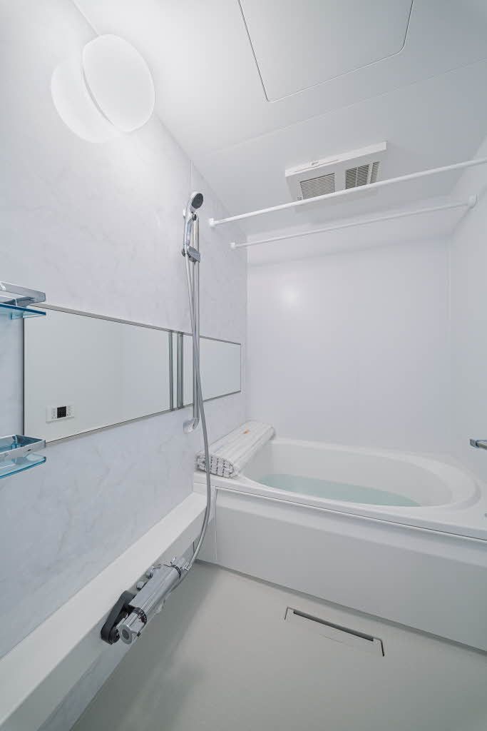 バス・シャワールーム　バスルーム