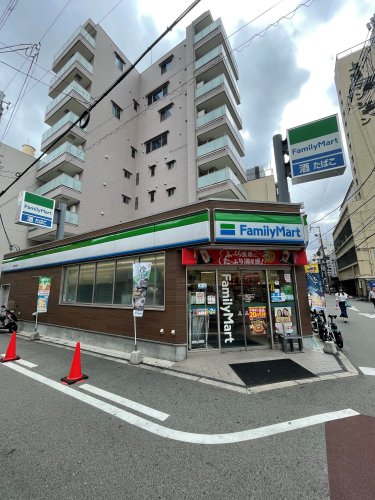 コンビニ　ファミリーマート 黒門市場東店（コンビニ）まで199m