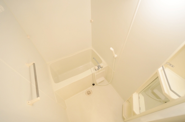 バス・シャワールーム　バストイレ別です！