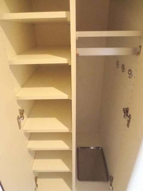 その他設備　★玄関横の収納スペース★