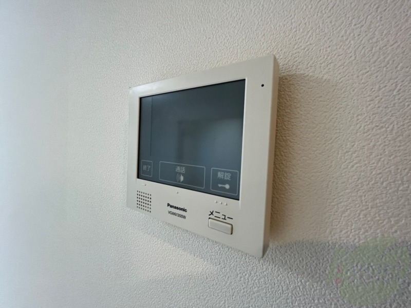 セキュリティ　ＴＶモニター付インターホンです。来客者の顔が見えるので安心！