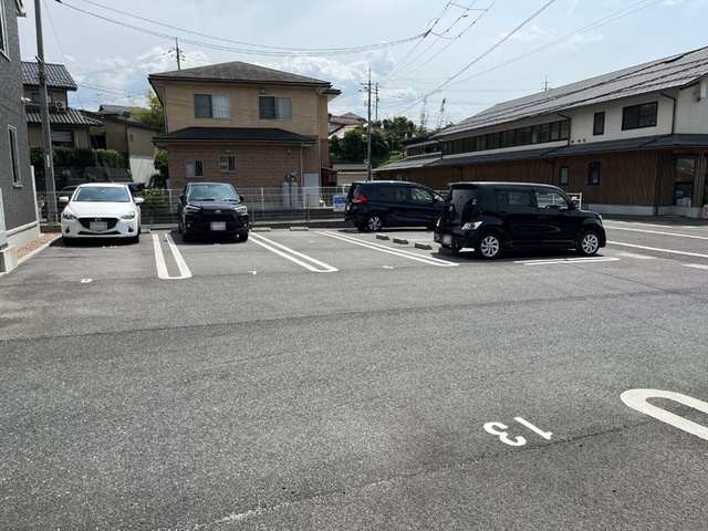駐車場　駐車場