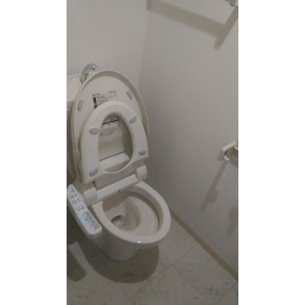 トイレ　ウォシュレット設置済みです！