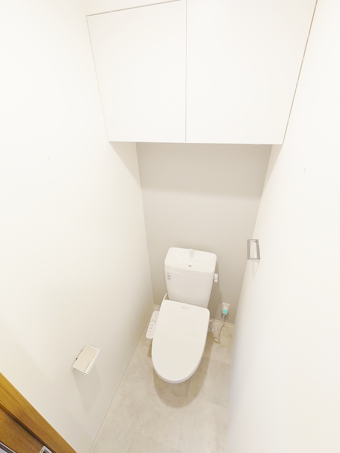 トイレ　暖房便座付きシャワートイレ