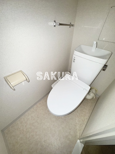 トイレ　嬉しい温水洗浄便座♪