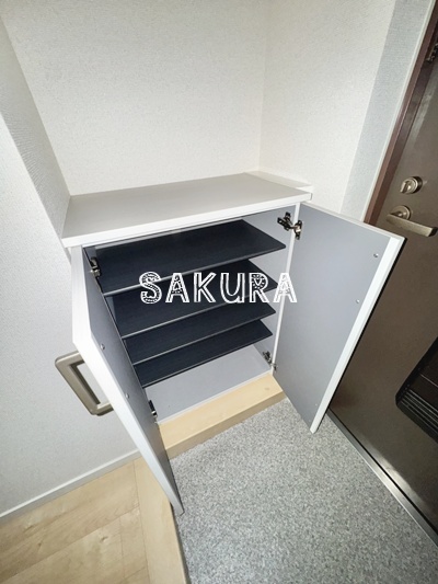 玄関　便利なカウンター型シューズボックス♪