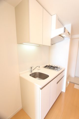 キッチン　内装カラーは部屋によって異なりますので現地にて確認下さい。※