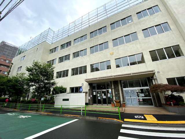 小学校　久松小学校（小学校）まで135m