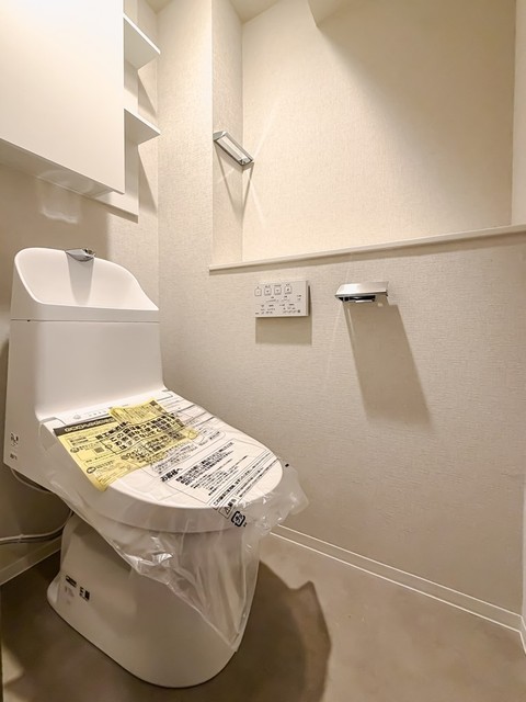 トイレ　※写真は同タイプ住戸です。