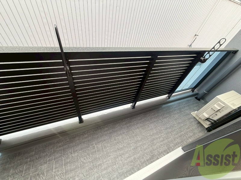 バルコニー　バルコニーは長さも幅もちょうどいい広さでした。