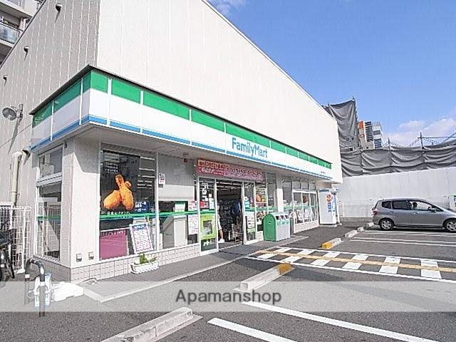 コンビニ　ファミリーマート（コンビニ）まで520m