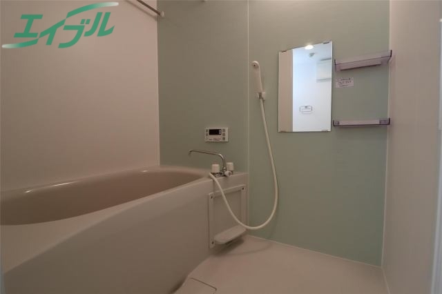 バス・シャワールーム　同物件別部屋の写真