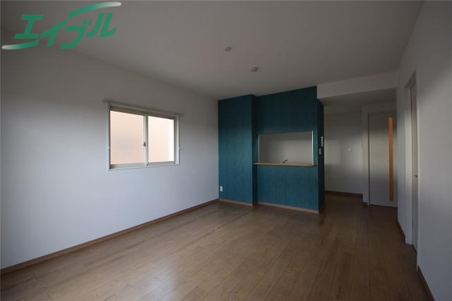 居室・リビング　同物件別部屋の写真