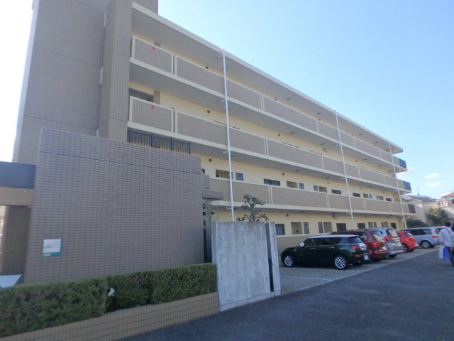 建物外観　落ち着いた雰囲気の外観です
